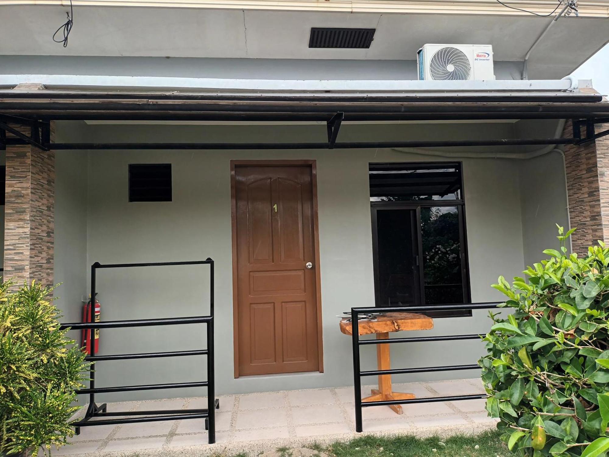 Grae'S Apartelle Moalboal Ngoại thất bức ảnh